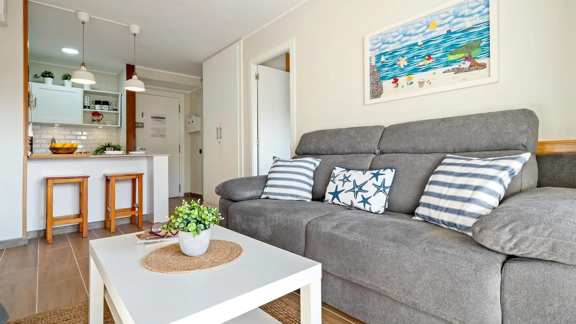 Salou Apt A 300M Playa,Portaventura, Parking, Piscina,Wi-Fi 0*,  Испания