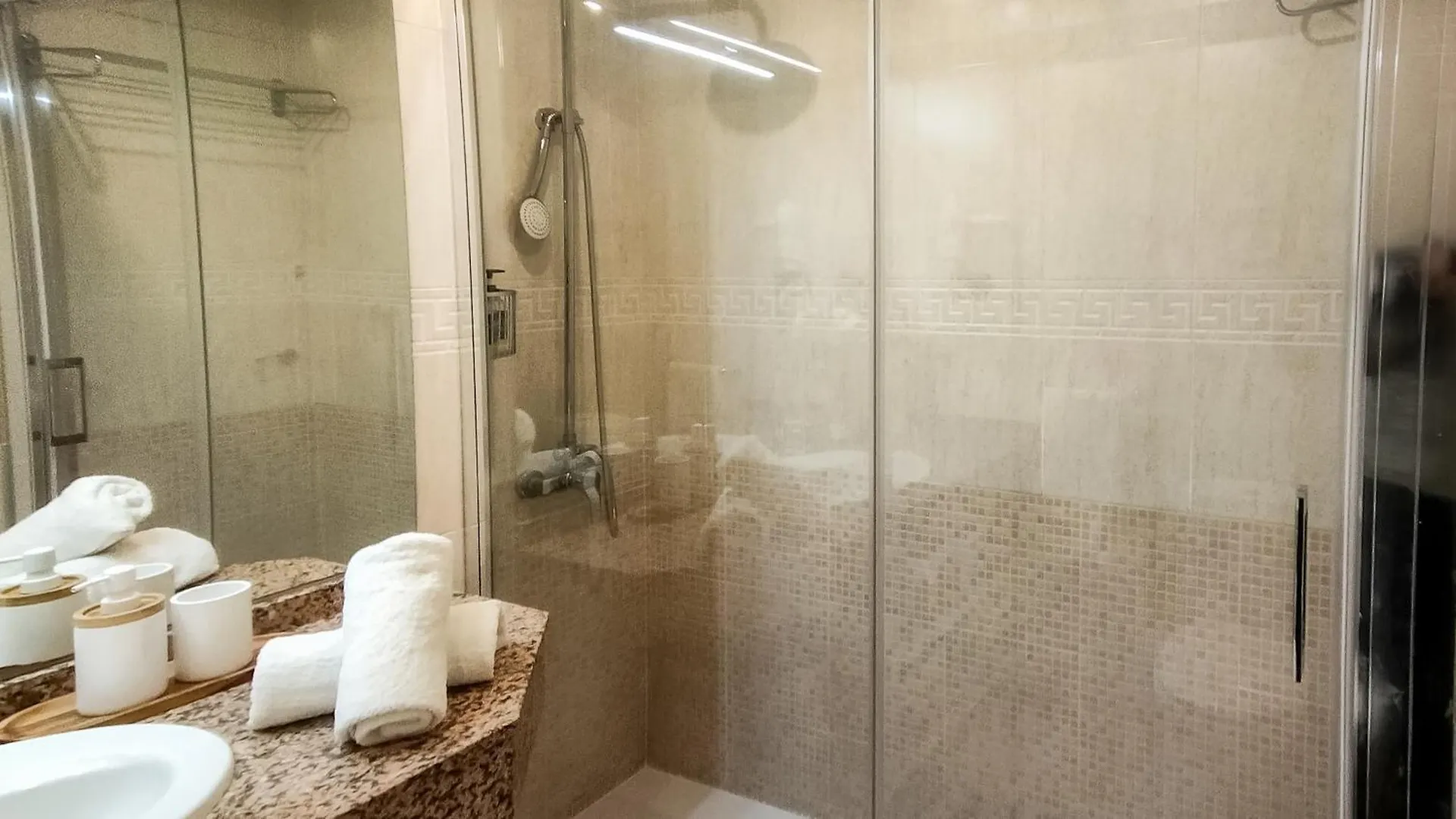 Salou Apt A 300M Playa,Portaventura, Parking, Piscina,Wi-Fi Апартаменты
